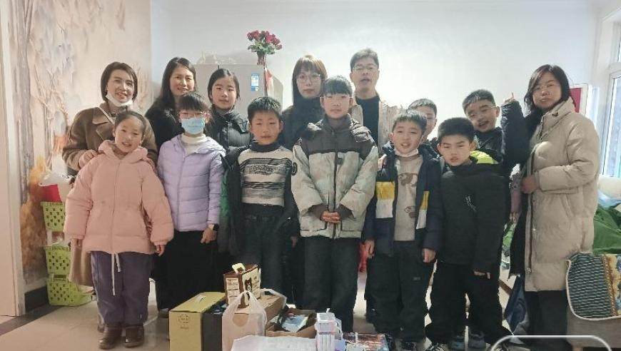 情人节高段位送礼指南,澳门123精准资料免费手机网,权威独家讨论与热门话题_定制版V12.22